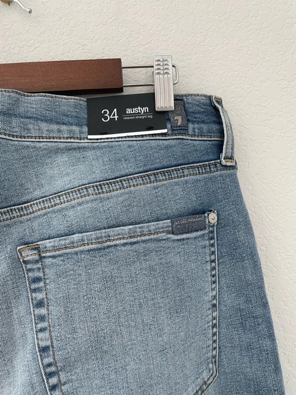 7FAM 7 for all mankind Austyn Straight Denim Jeans 34x32 Distressed new